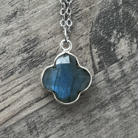 Subhagya Labradorita